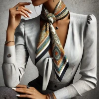 استایل شیک با روسری قواره کوچک و شومیز