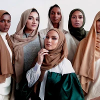 انتخاب رنگ روسری متناسب با پوست و استایل شخصی