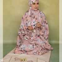 انواع چادر نماز و بهترین پارچه‌های چادر نمازی