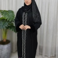 انتخاب مدل مانتو عبایی مجلسی مشکی؛ جذابیت و وقار در یک نگاه