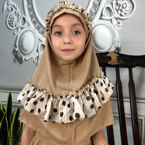 مقنعه چین دار بچگانه ژورژت خاکی (طرح 2)