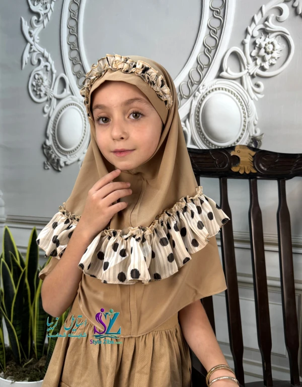 مقنعه چین دار بچگانه ژورژت خاکی (طرح 2)