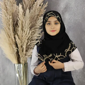 مقنعه دکمه دار دخترانه مشکی (طرح4)