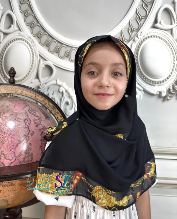 مقنعه دکمه دار بچگانه مشکی (طرح5)
