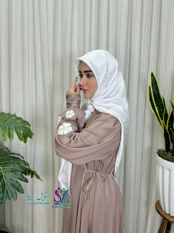 عبا زنانه کریشه لاینی نغمه (کرم تیره-سفید)