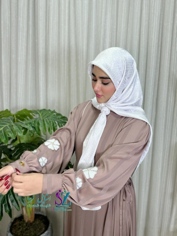 عبا زنانه کریشه لاینی نغمه (کرم تیره-سفید)