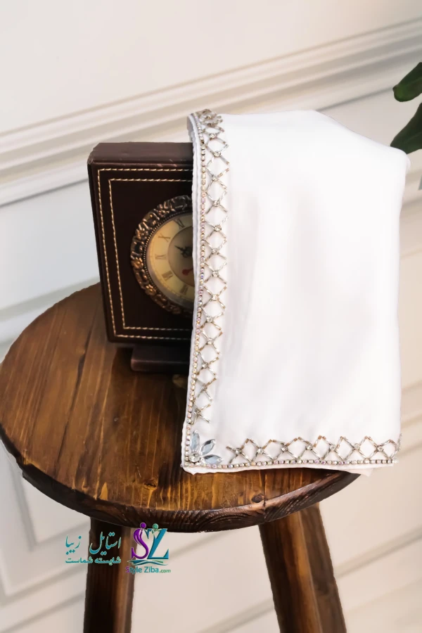 روسری کار شده مدیسا (سفید)