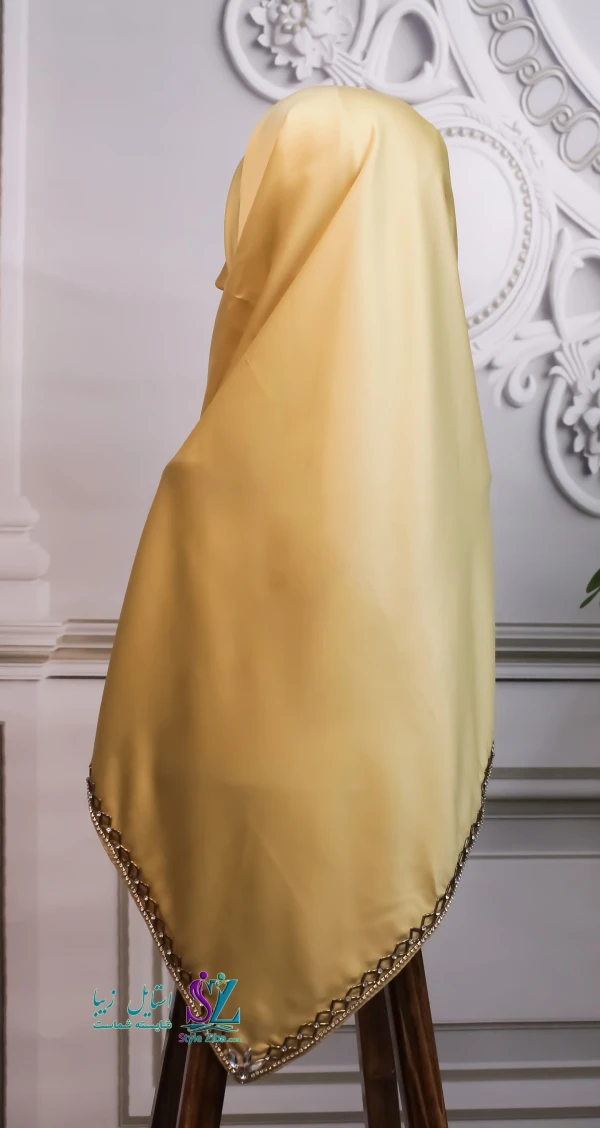 روسری کار شده با دست مدیسا (طلایی)