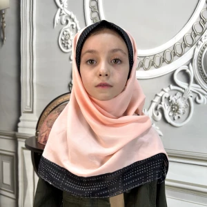 مقنعه دکمه دار بچگانه صورتی (طرح 1)