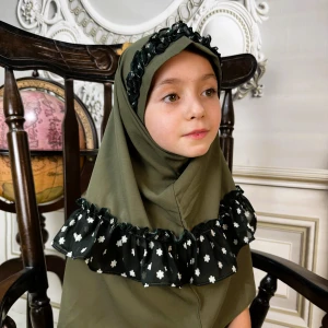 مقنعه چین دار بچگانه ژورژت سبز حرمی (طرح 1 )