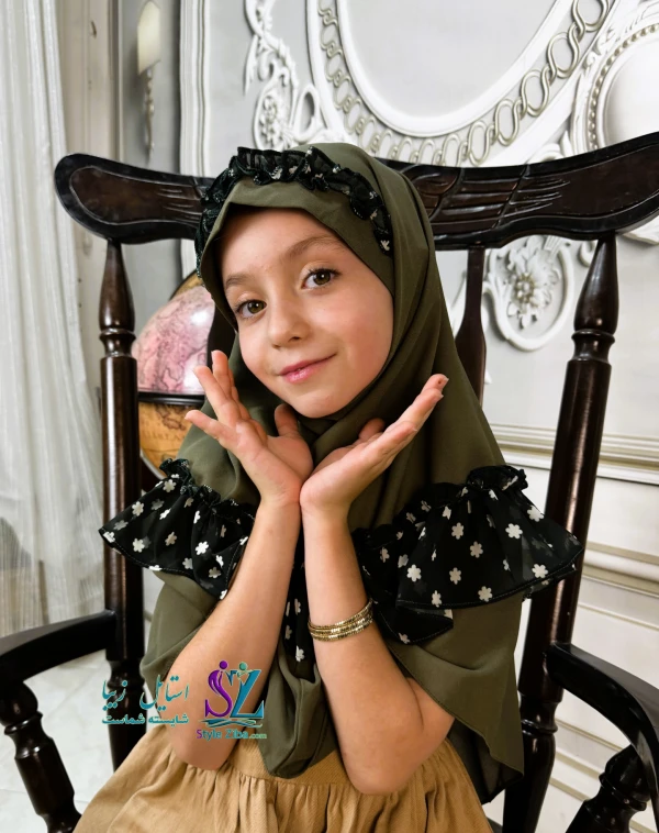 مقنعه چین دار بچگانه ژورژت سبز حرمی (طرح 1 )